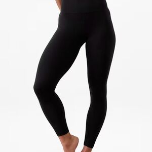 Athleta Ultra High-rise Elation Tight Leggings. Size: M